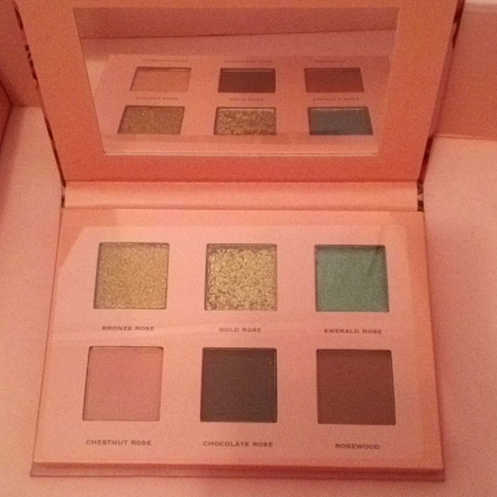 💙 NWT colored raine ROSE GARDEN